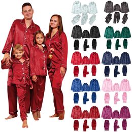 Familie Matching Outfits Satin Pyjama's PJ's 2PCS Solid Clothing Sets Winter Lange Mouw Sleepwear broek Set voor Baby Boys Girls Vrouw Man Navidad 221028