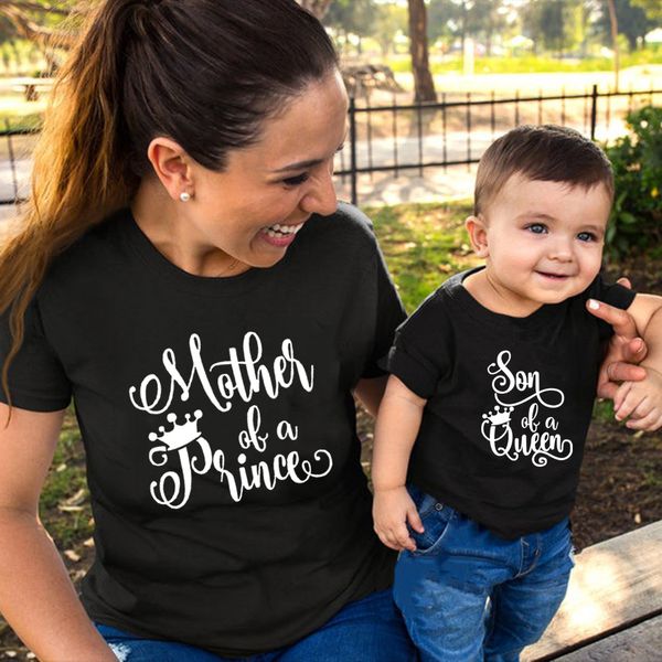 Famille correspondant tenues fils de la reine mère d'un prince maman et fils chemises maman et enfant bébé garçon correspondant t-shirts été correspondant famille t-shirts 230522