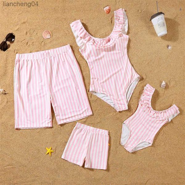 Tenues assorties pour la famille Maillots de bain rayés Tenues assorties pour la famille Maillots de bain mère-fille à volants Vêtements bikini maman et moi Short de bain père fils