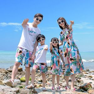 Familie Matching Outfits Summer Beach Moeder Dochter Dresses Dad Son T -shirt Shorts Look Paar Outfit 230628