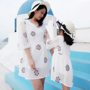 Familie matching outfits zomerfamilie matching outfits moeder dochter jurk mode kleding meisje jurken mama dochter chiffon strandjurk schattige kleding 230316