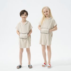 Tenues assorties pour la famille, tissu éponge, peignoir pour enfants, sweat à capuche, tenue pour bébé, 2023, 230424