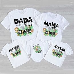 Bijpassende familie-outfits Wilde familie bijpassende kleding Jungle Party Papa Moeder Zus Broer Baby Look-outfits T-shirt Verjaardag Familieshirts Tops