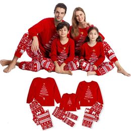 Trajes a juego para la familia Pijamas de invierno Navidad 2023 Año Moda Bebé Ropa para niños Madre Niños Parejas 231121