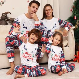Familie Bijpassende Outfits Kerst Pyjama Volwassen Kinderen Baby 2024 Kerst Paar Kleding Set Nachtkleding Dezelfde Look Pyjama 231122