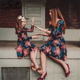 Family Matching Tenues Zafille Mother and Daughter Matching Robe Three Quarter Spring Floral Mini Me Family Matching Tenues Mom and Daughter Clothes T240513