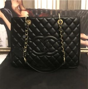 Célèbre sac d'épaule femme en cuir noir