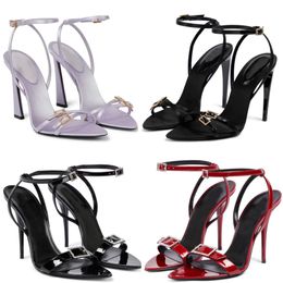 Beroemd merk Cassie Crepe Sandalen Modemerk Claude Patent Leather Gladiator Sandaal Gold Buckle Pointy Elegant Women Show Sexy Charm