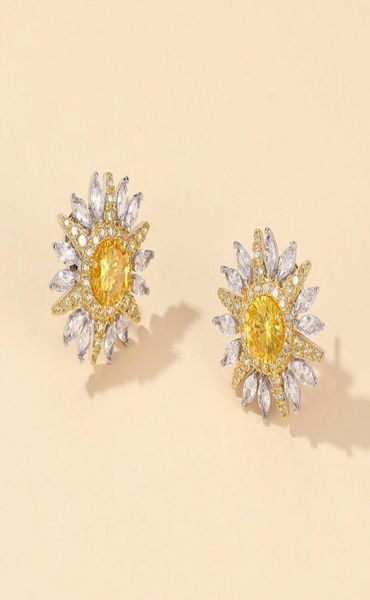 Bragine géométrique célèbre Géométrique Big Crystal Souffre d'oreille Femmes Femmes Senior Bijouts de haute qualité Jaunes de diamant jaune 7750149