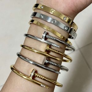 Beroemde Merk Sieraden Waterdicht Aanslag Gratis Titanium Staal 18k Goud Cz Zirconia Paar Liefde Schroef Bangle Armband