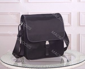 Beroemde merk messenger tassen lunisex crossbody luxe mannen schoudertas ontwerper zakelijke handtas waterdicht materiaal mobiele telefoon pocket driehoek logo handtassen 0770