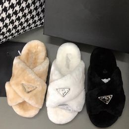 Beroemde Merk Mink Bont Slippers Driehoek Logo Cross Dames Snadals Designer Plus Welvet Dik-Soled Furry Slipper Vrouwelijke Herfst Winter Outer Wear Flip Flop