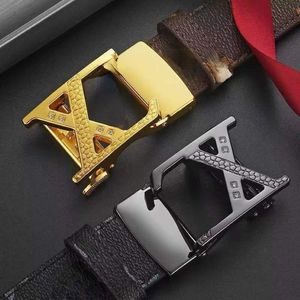 Célèbre marque Straight Fashion Classic Luxury XL BUCKL ceintures ceinture de créateur pour hommes couche de boucle automatique en cuir de vache affaires v263C