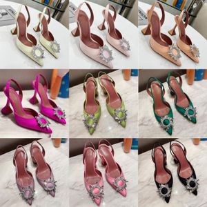 Beroemde ontwerper Amina Muaddi Dresses Sandals Satin Pointed Sunflower Bow Hoge Heel Hog Crystal Sunflower Hoge hakken 10 cm vrouwen feest trouwschoenen maten 35-42