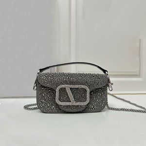 Célèbre sac à bandoulière de designer diamant incrusté de cristal sac à main à la mode pour femmes sac de dîner haut de gamme sacs à bandoulière en diamant sac à main mini sac sous les bras 2024