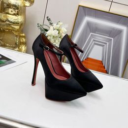 Célèbre designer design tête pointue fermée talons hauts de 15 cm tendance sexy mode tout avec les petites personnes chaussures décontractées nécessaires star avec le même style