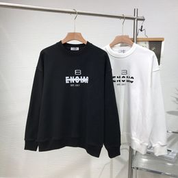 Célèbre designer hommes et femmes universel printemps et automne tendance lettres de mode serrure spéciale classique imprimé col rond sweat à capuche