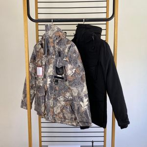 Célèbre designer pour hommes Down veste co-marquée canada manteau hiver à capuche camouflage de feuille de feuille confortable et chaude hommes femmes vêtements