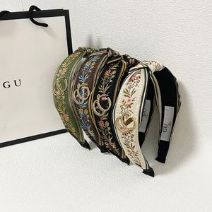 Famoso diseñador de aros para el cabello Moda Accesorios para el cabello clásicos Estilo nacional coreano Bordado Horquilla Vintage Letras G Brim Diadema Sombreros Amantes Regalos