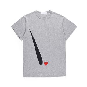 Célèbre designer t-shirt Red Love Hear tees mens womens fashion play couple tshirt casual manches courtes été t-shirts streetwear hip-hop tops Vêtements imprimés # C159