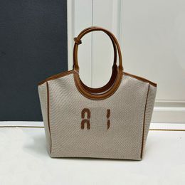 Sac fourre-tout célèbre Sac Cleo Sac MIUI Sac à main sac à main rétro Brown Sac à provisions de grande capacité Classic Canvas Letter Decoration Handsbag Portefeuille