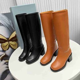 Des designers célèbres recommandent fortement les dernières bottes classiques, le haut du pied est très parfait, élégant et généreux, limpide, avec une atmosphère artistique taille 35-39