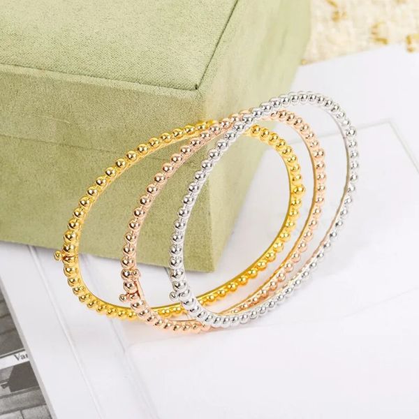 Produits de marque européenne célèbres vendant des perles rondes avec des Bracelets en or Rose cadeaux de fête de mode pour femmes bijoux de luxe 240119