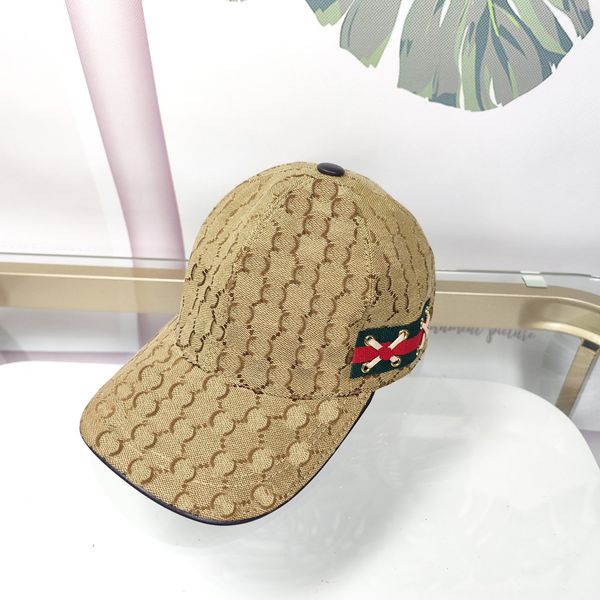 Famosa Fashion Women Diseñadora Sombreros de verano Bordado de lujo Capa de bordado ajustable Sombrero de camionero de deportes informales