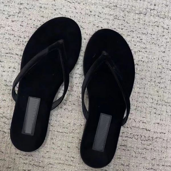 Diseñador Terciopelo Cristal Flip Flop Zapatos Mujeres Famosas Lujo Negro Felpa Diamante Incrustaciones Sandalias Slingback Negro Suelas de cuero falso Zapatos de tacón plano Marca famosa