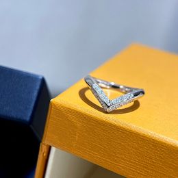 Diseñador de lujo burro hogar 925 anillo de plata esterlina famosas marcas francesas clásico en forma de V letra con incrustaciones de agua diamante mujeres encanto joyería pareja niña festival regalo