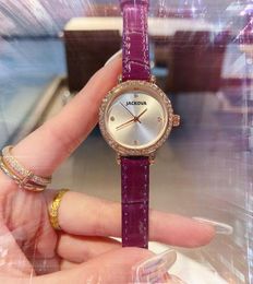 Célèbre luxe petit cadran diamants bague femmes montres 24MM haute qualité Nice Dweller violet rouge vert ceinture en cuir véritable boîtier en acier à quartz horloge étanche