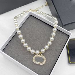 Beroemde ketting mannen vrouwen ontwerper sieraden letters geometrische beroemde vrouwen ronde kristal strass gouden letter 18K liefde verjaardag accessoires mode