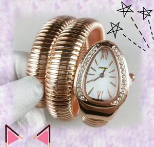 Beroemde ovale vorm diamanten ringhorloges Dames quartz uurwerk Tijdklok Volledig roestvrijstalen band Hiphop Iced Out Bee Snake armband Polshorloge Relojes hombre