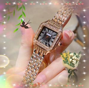 Beroemde kleine klassieke designer horloge 30mm Luxe Mode Kristal Diamanten Ring Horloges Dames Quartz Vierkant Romeinse Tank Wijzerplaat Dames Horloge groothandelsprijs