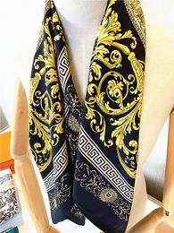 Pañuelos de seda de 100% de estilo famoso para mujer y hombre, Color sólido, estampado de cuello negro dorado, chal suave a la moda, bufanda de seda para mujer, cuadrado de 90*90cm