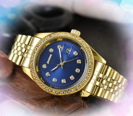 Famoso reloj de diseño de tres pines Moda de lujo Diamantes de cristal Relojes para hombres Movimiento de cuarzo para mujeres Banda de acero inoxidable para damas Oro Plata Reloj de pulsera de ocio Regalos