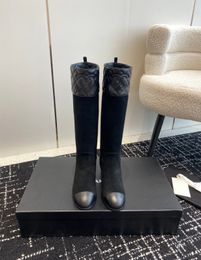 Botas de marca de diseñador para mujer famosas Botas Martin de fondo plano de invierno Botas de mujer de manga larga con entramado de diamantes y cremallera lateral de cuero genuino con doble letra puntiaguda