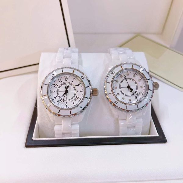 Mujeres famosas relojes de cuarzo de cuarzo calendario de cerámica blanca pulsera de pulsera de 12 series geométricas cuadrado diamante dial date reloj impermeable 33 mm