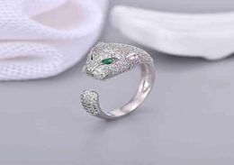 Fan Bingbing kan de Panther-ring, ring en diamanten hand aanpassen met een modieuze persoonlijkheid.7340122