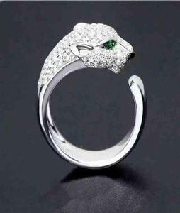 Fan Bingbing peut ajuster la bague Panther et la main en diamant avec une personnalité à la mode 188t9335791