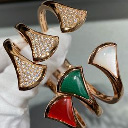 Jupe en forme d'éventail designer bracelet unique pour femme cristal plaqué or 18 carats de la plus haute qualité de comptoir taille européenne cadeau d'anniversaire de créateur de marque avec boîte 032
