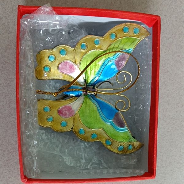 Fancy Cloisonne Esmalte Filigrana Mariposa Adornos Insecto Decoración del Hogar Accesorios Colgantes Artesanía China Pequeña Decoración Regalos Artículos con Caja