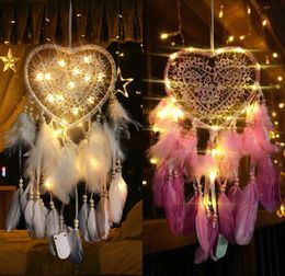 Fancy Dream Catcher met Led String Nieuwheid Items Hollow Hoop Hartvorm Hanger Veren Handgemaakte Night Light Wall Hanging Home 2331210