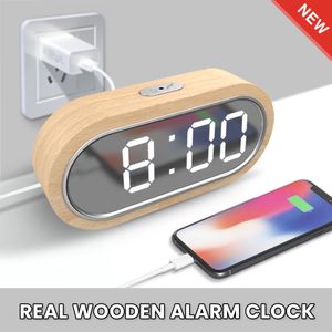 FanJu Digitale klok Alarm Snooze Tafelthermometer Elektronische USB-oplader LED Houten horloge Woonkamer Bureauklokken AAA-aangedreven 240116