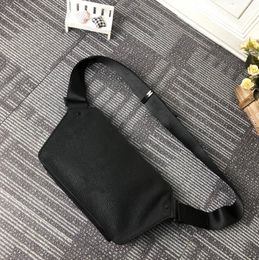 Fanny pack bag negro Aerogram Slingbag Diseñador Nuevo Piel de becerro granulada Cuero genuino Sling Bag billetera M59625 M57081 Mensaje para hombre W1763