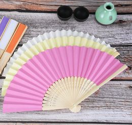 Fans Parasols cadeaux de mariage élégant solide couleur bonbon soie bambou ventilateur tissu mariage main pliant ventilateurs