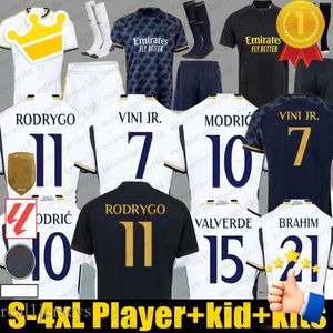 Fans Player 24 Version Soccer Jerseys VINI JR BELLINGHAM REAL Madrids CAMAVINGA TCHOUAMENI VAERDE ASENSIO MODRIC 22 23 Chemise de football Hommes Kits Enfants 2023 2024 20 20