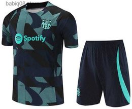 Les fans sont en tête de t-shirt 23 24 Tracksuit Soccer Jerseys Barca Training Costume 2022 2023 2024 Barcelone Suisses à manches courtes Suisses de piste Men Kids