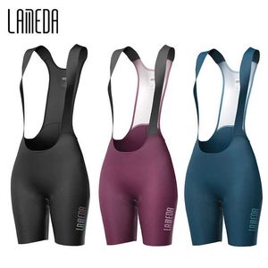 Les ventilateurs en tête de short de vélos Lamens pour femmes de haute qualité avec bandoulins Bibs PADS respirant et séchage rapide Q240511