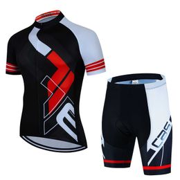 Fans zijn tops TEES NIEUW Professional Team Bicycle Jersey Set Summer Clothing MTB Uniform Maillot Rope Ciclismo Mens Set Q2405111